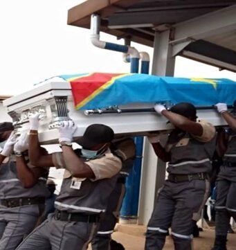 Kasangulu : Fin du port des dépouilles sur les épaules lors des funérailles