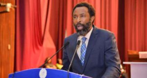 RDC : Crispin Mbindule soutient la mobilisation financière des députés nationaux pour les FARDC et les Wazalendo