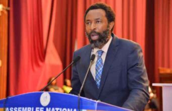 RDC : Crispin Mbindule soutient la mobilisation financière des députés nationaux pour les FARDC et les Wazalendo