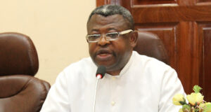 RDC : La CENCO proteste et condamne la confiscation du passeport de Mgr Donatien Nshole, son secrétaire général