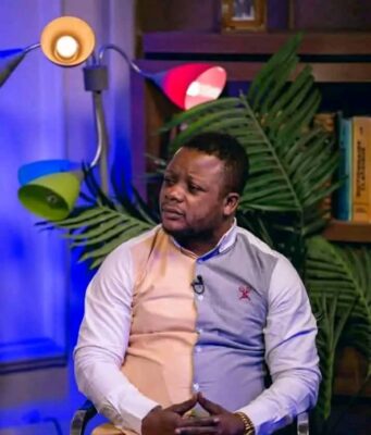 RDC – Liberté de la presse : Espérant Kasongo transféré à Makala après une plainte de Mike Kalambayi