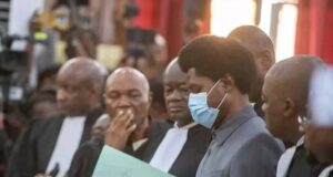 Procès Constant Mutamba : l’audition des témoins reportée, la défense dénonce une irrégularité