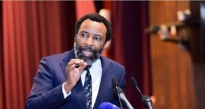 Nord-Kivu/double taxation à Kasindi : Crispin Mbindule exige la libération urgente des camions-citernes